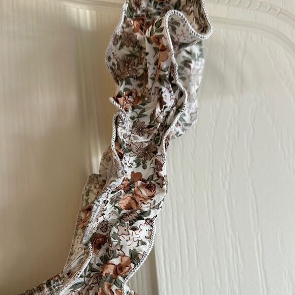 Zara Green Jumpsuit with Spaghetti Straps and Flowing Silhouette - Picture 6 of 7